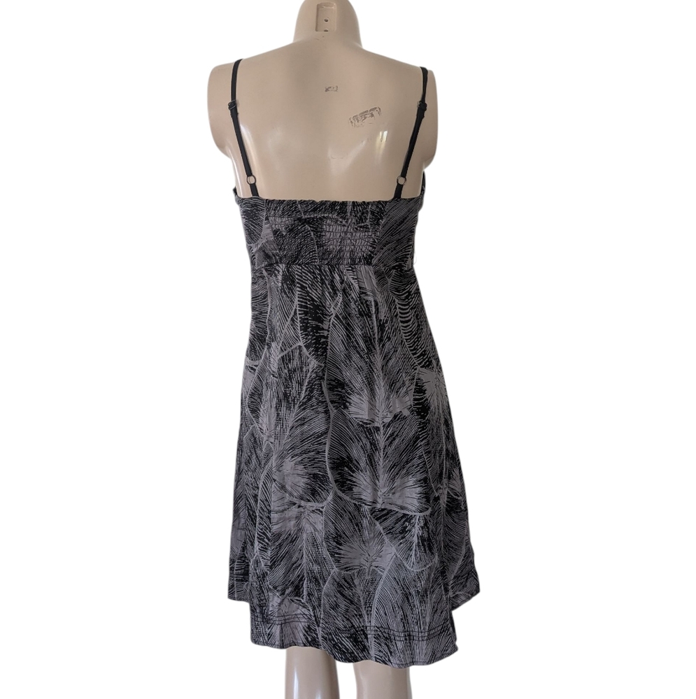 Dynamite Black and White Leaf Print Midi Dress - Picture 2 of 10